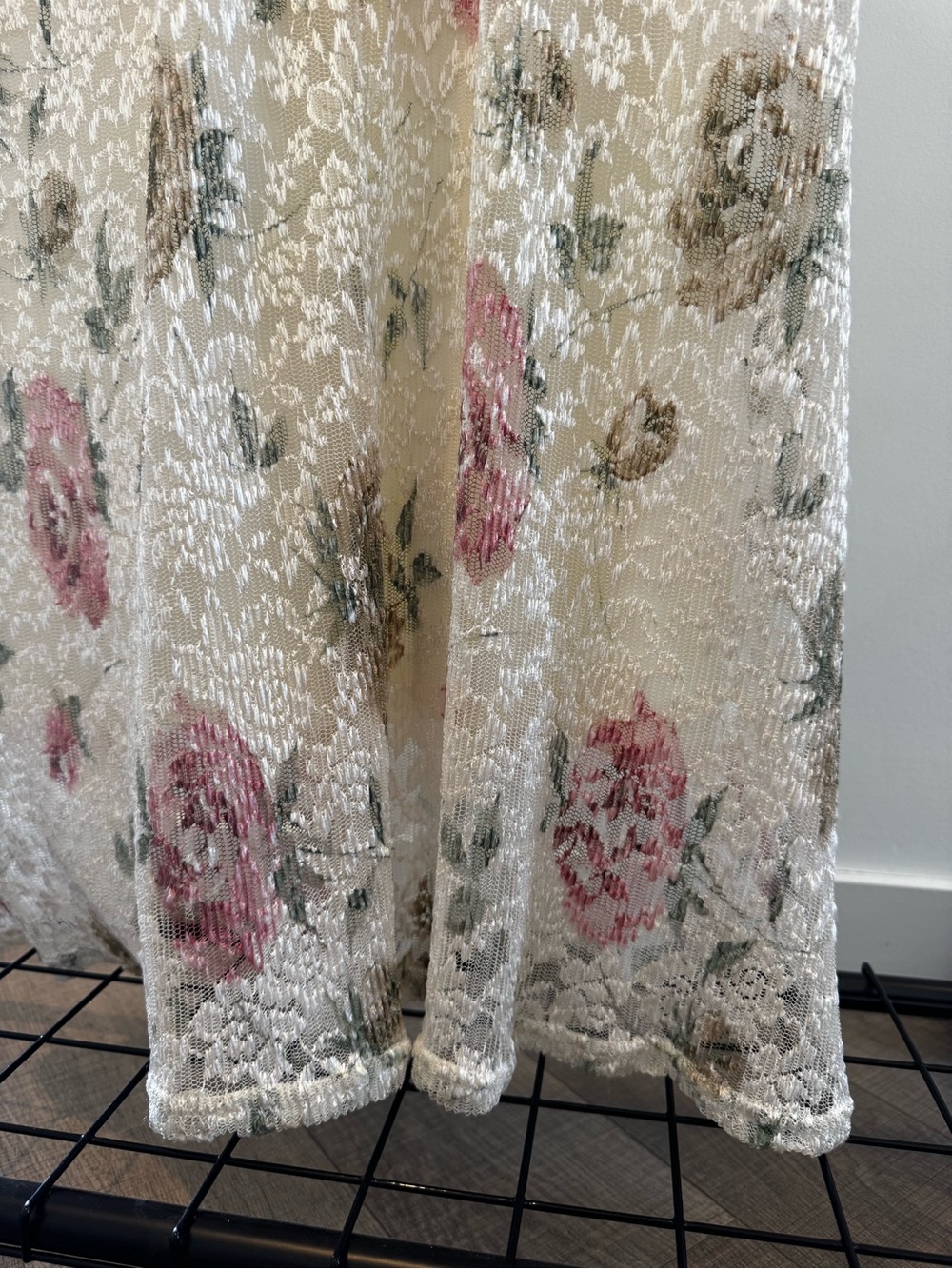 90s/Y2K Amoretti Lace Dress in Ivory, Pink & Olive - Picture 4 of 6
